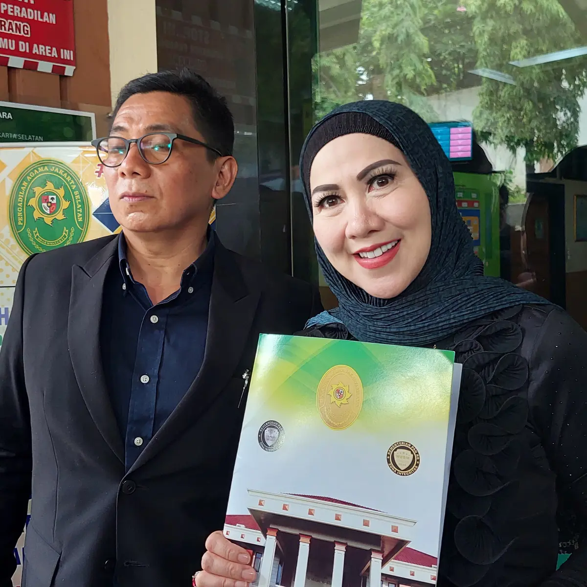 Venna Melinda Resmi Cerai dari Ferry Irawan, Akta Cerai Telah Diterima dengan Rasa Lega