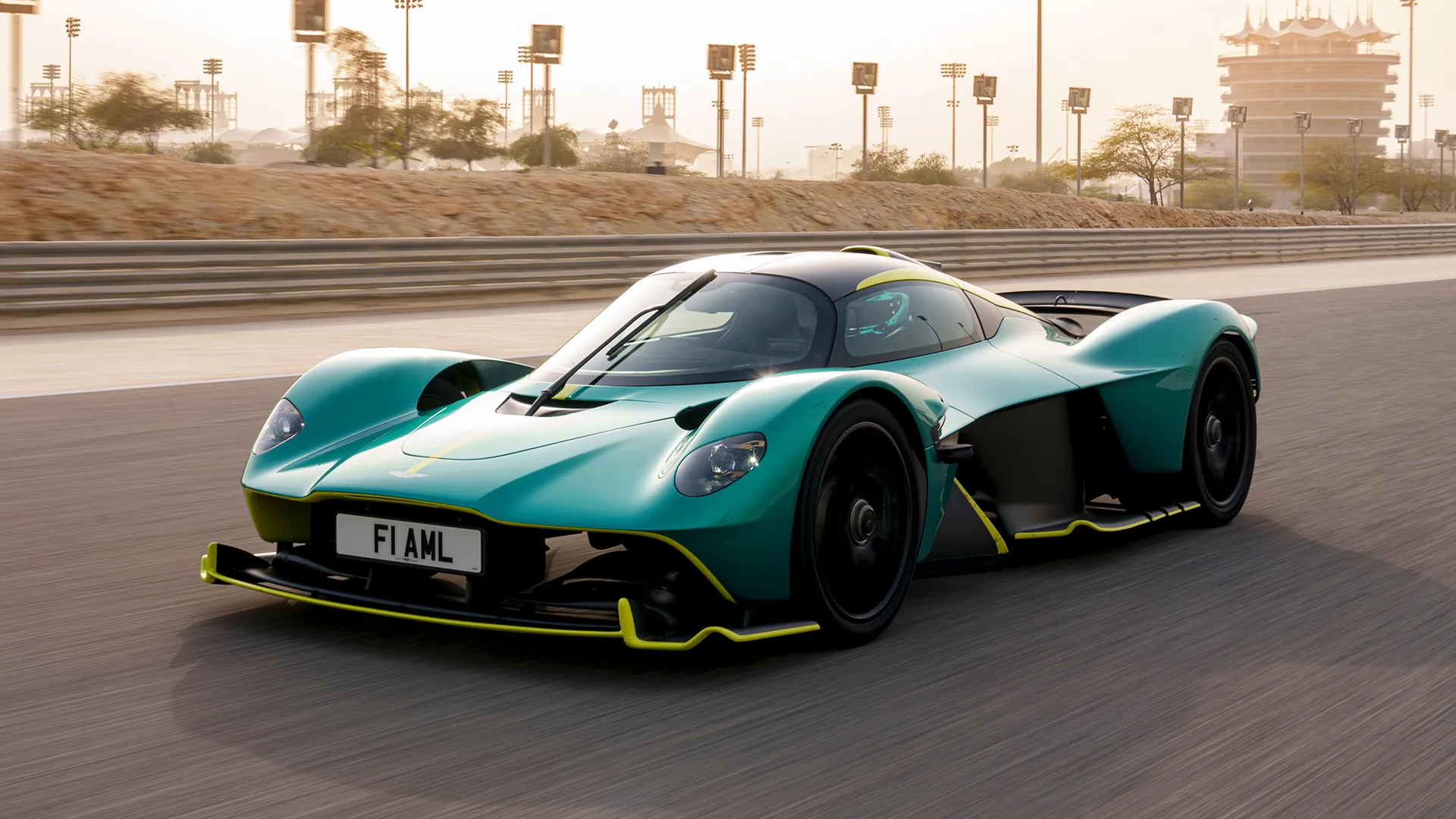 Aston Martin Valkyrie: Mobil Super dengan Teknologi Terdepan