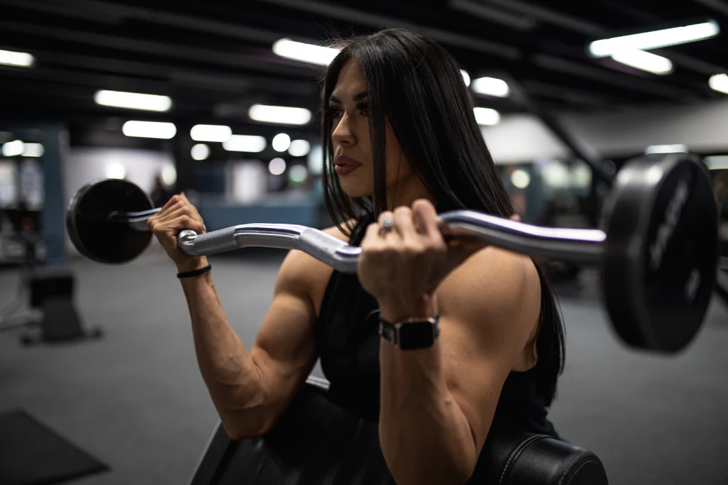 Apakah Preacher Curl Bench Rahasia untuk Biceps Sempurna?